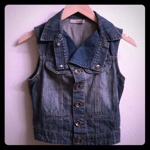 Jean Vest